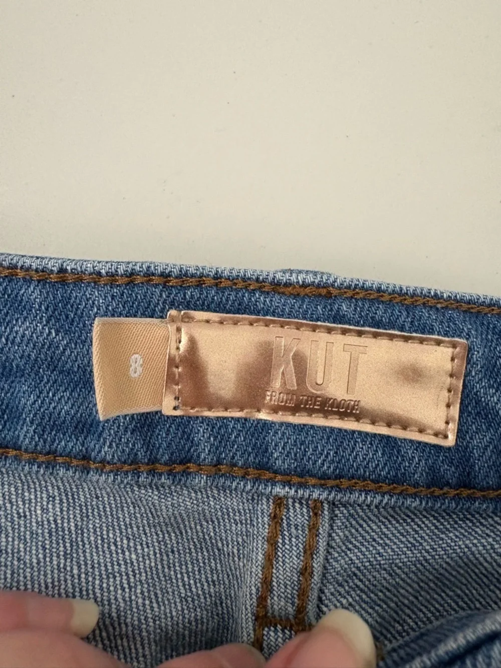 Kut from the Kloth - High Rise Jane Shorts - Size 8 - Picture 7 of 9